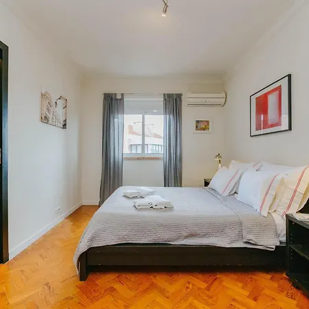 Rent4Rest Lisbon Family & Friends Apartment In Roma Avenue *