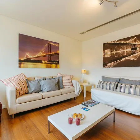 Rent4Rest Lisbon Family & Friends Apartment In Roma Avenue Lisbon