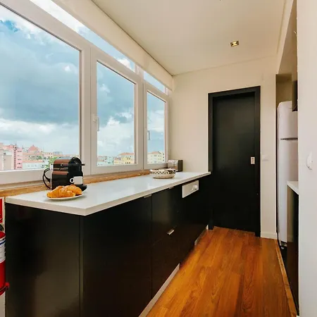 Rent4Rest Lisbon Family & Friends Apartment In Roma Avenue *
