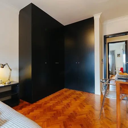 Rent4rest Family & Friends In Roma Avenue * Lissabon
