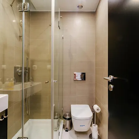 Rent4Rest Lisbon Family & Friends Apartment In Roma Avenue Apartment