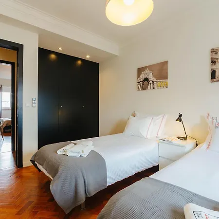 Rent4Rest Lisbon Family & Friends Apartment In Roma Avenue * Lisbon