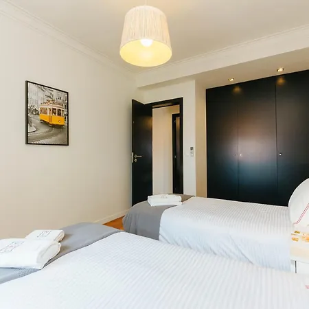 Rent4Rest Lisbon Family & Friends Apartment In Roma Avenue Apartment *
