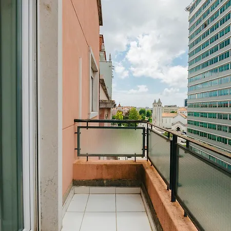 Rent4Rest Lisbon Family & Friends Apartment In Roma Avenue *