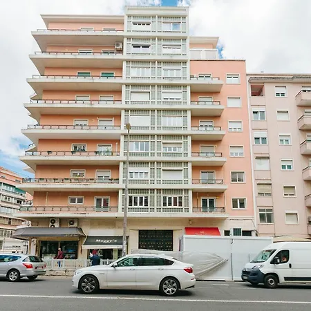 Rent4Rest Lisbon Family & Friends Apartment In Roma Avenue *