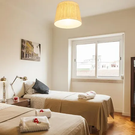 Rent4Rest Lisbon Family & Friends Apartment In Roma Avenue Apartment