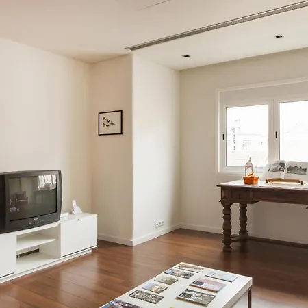 Rent4Rest Lisbon Family & Friends Apartment In Roma Avenue