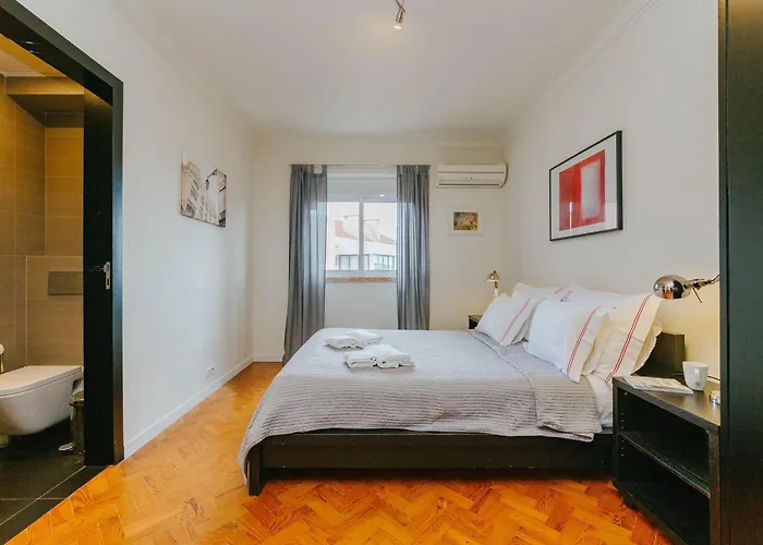 Rent4Rest Lisbon Family & Friends Apartment In Roma Avenue *
