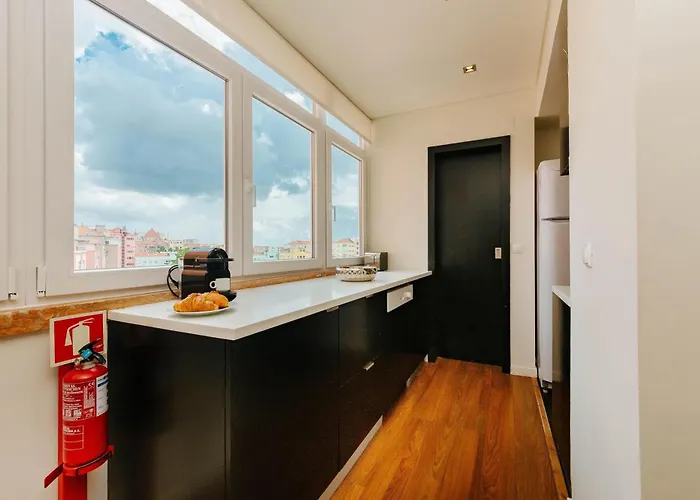 Rent4Rest Lisbon Family & Friends Apartment In Roma Avenue *