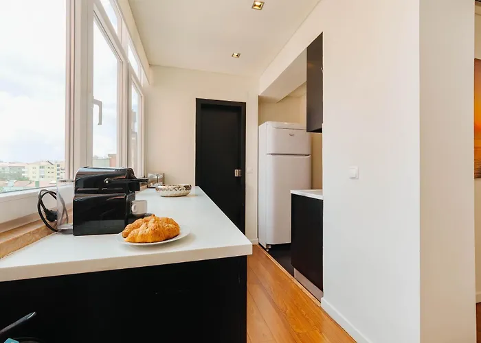 Rent4Rest Lisbon Family & Friends Apartment In Roma Avenue *