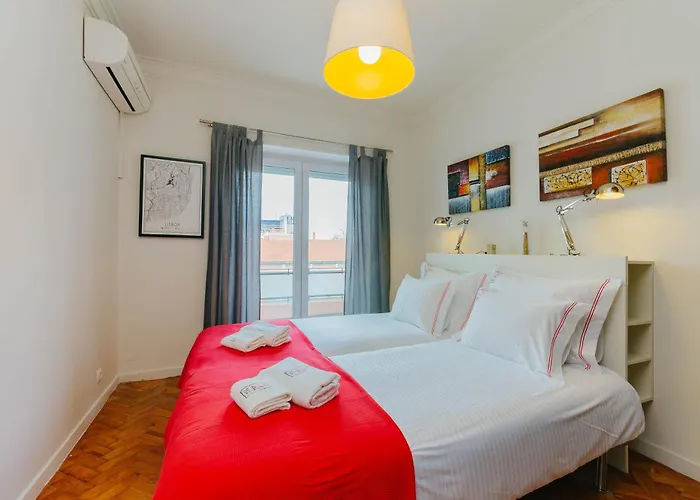 Rent4Rest Lisbon Family & Friends Apartment In Roma Avenue *