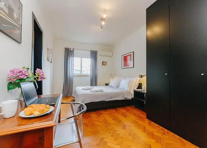 Rent4Rest Lisbon Family & Friends Apartment In Roma Avenue Apartment