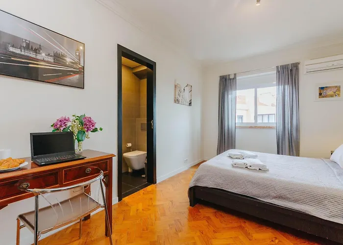 Rent4Rest Lisbon Family & Friends Apartment In Roma Avenue Lisbon