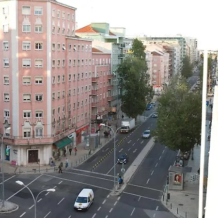 Rent4Rest Lisbon Family & Friends Apartment In Roma Avenue Lägenhet *