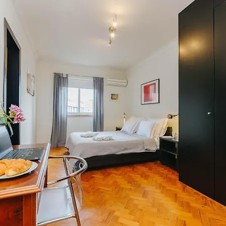 Rent4Rest Lisbon Family & Friends Apartment In Roma Avenue Lägenhet